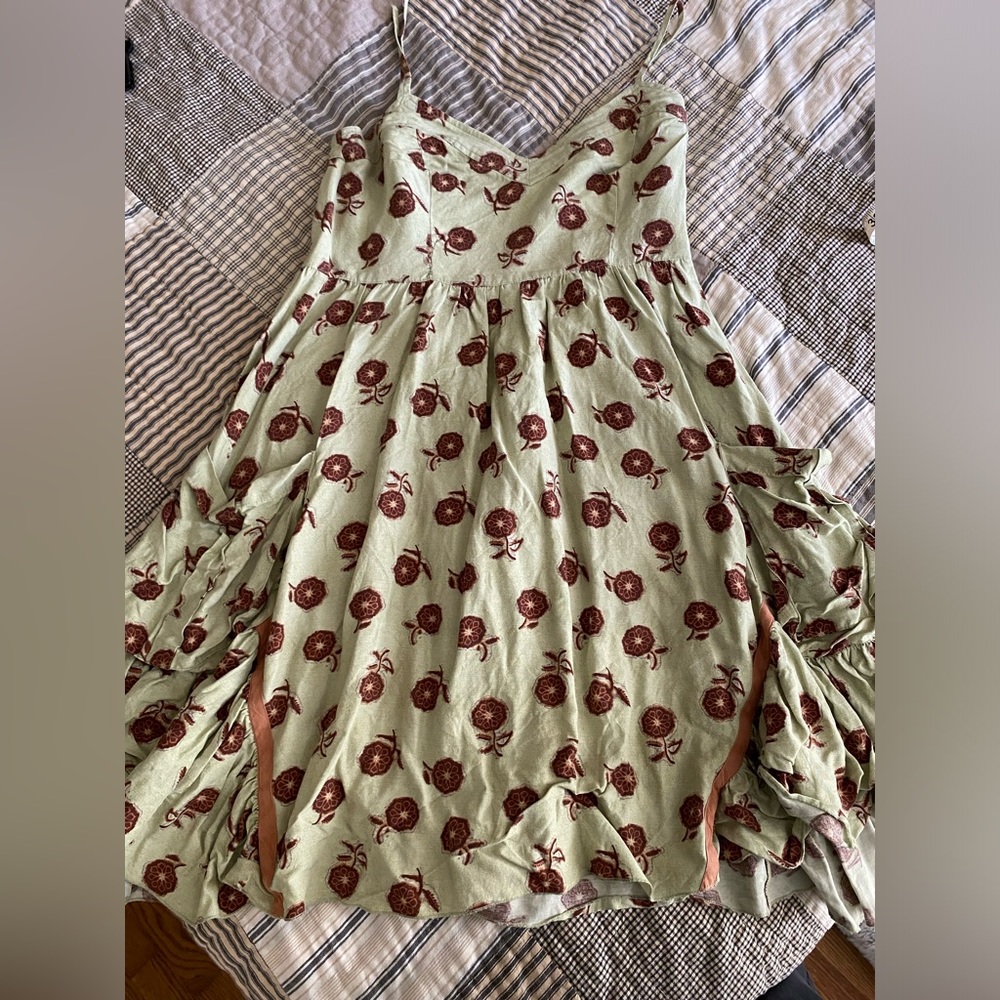 Free people dress.. size 0, needs strap repaired!